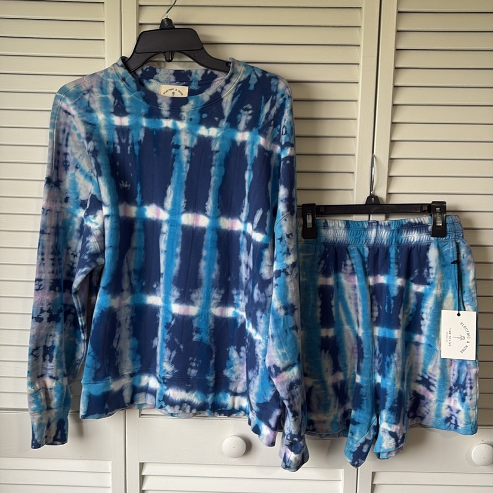 NWT Electric & Rose Sweatshirt and Shorts Tie Dye Set Small